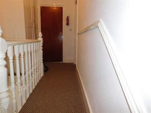הרו Spencer Inn Apartments מראה חיצוני תמונה